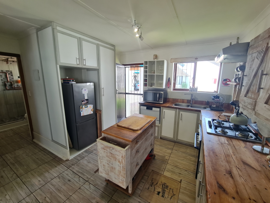 2 Bedroom Property for Sale in Paradise Beach Eastern Cape